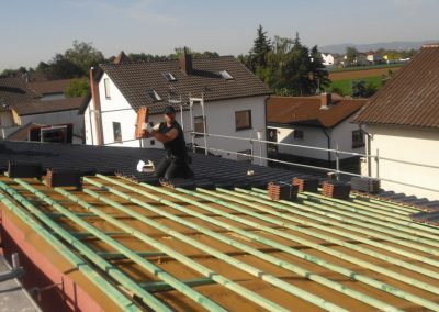 Die Dachdeckerei Heym in Heßheim und Frankenthal steht als Meisterbetrieb für handwerklich erstklassige, pünktliche und akkurate Arbeiten im Neubau, Ausbau und der Altbausanierung/Reparatur von Bedachungen. Rene Heym, Qualität für meisterhafte Lösungen.