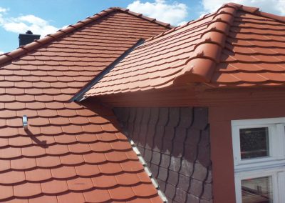 Die Dachdeckerei Heym in Heßheim und Frankenthal steht als Meisterbetrieb für handwerklich erstklassige, pünktliche und akkurate Arbeiten im Neubau, Ausbau und der Altbausanierung/Reparatur von Bedachungen. Rene Heym, Qualität für meisterhafte Lösungen.